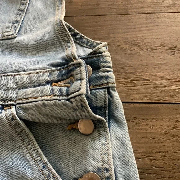 Universal thread short overalls - Picture 2 of 6